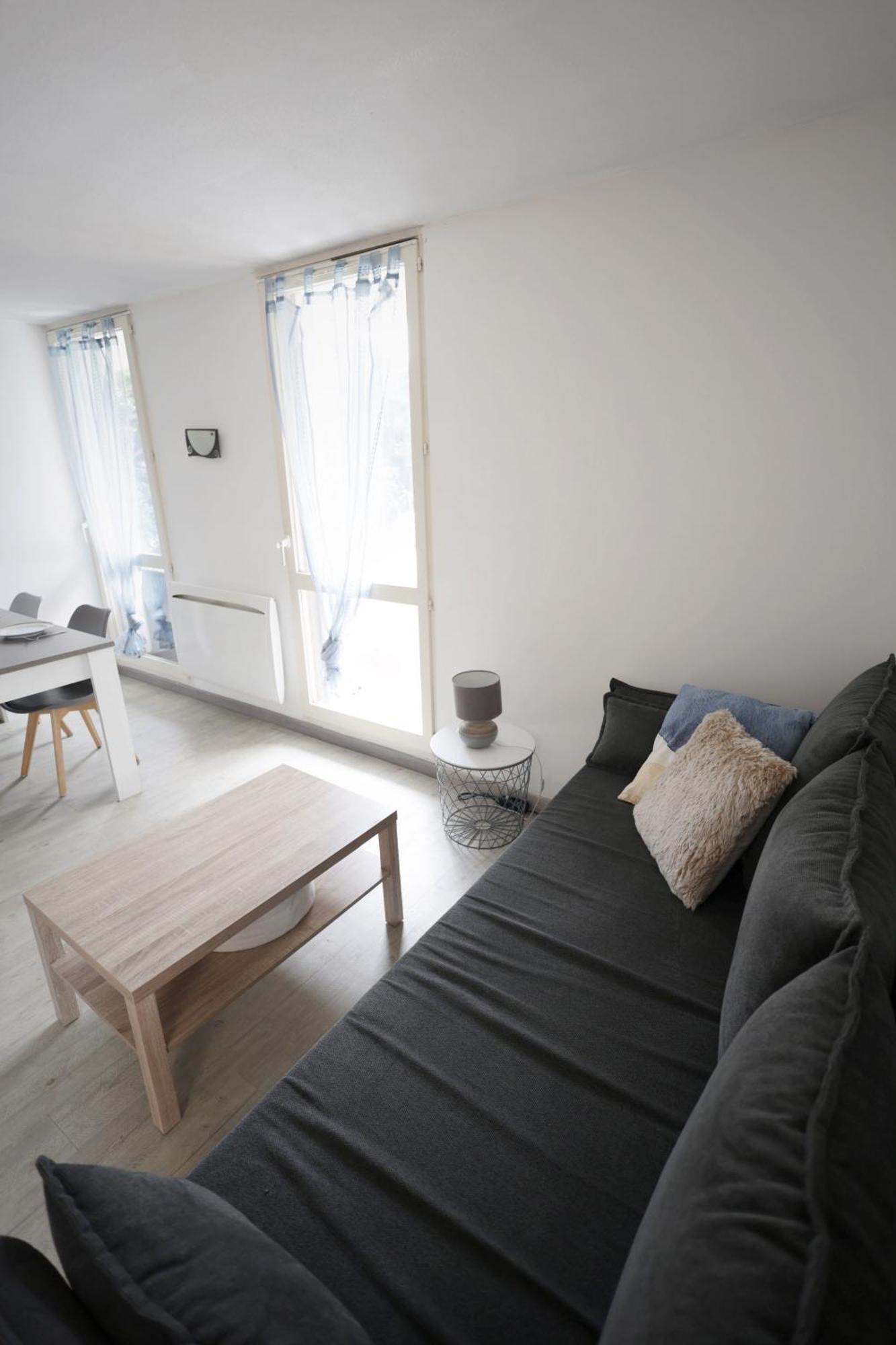 Appartement Familial Avec Jardin Ensoleille Dans La Cite Des Potiers Vallauris Exterior photo